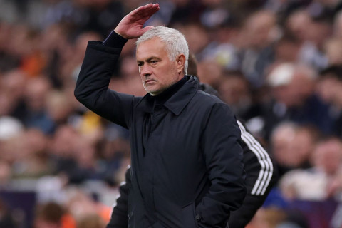 Mourinyo: “Ən yaxşı klubların təcrübəsiz məşqçilər tərəfindən idarə olunmasına təəccüblənirəm”