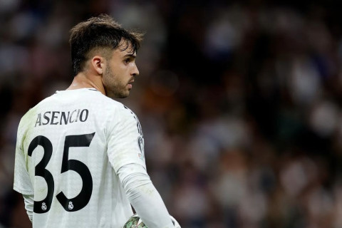 “Real Madrid”in müdafiəçisi bir neçə həftədir sınıq ayaqla oynayır