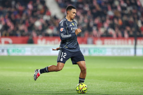 “Mançester Siti” Aleksander-Arnold üçün hərəkətə keçdi