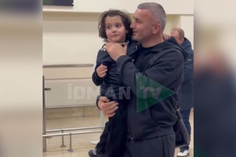 "Карабах" тепло встретили в Англии перед матчем Лиги чемпионов - ВИДЕО