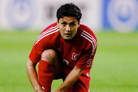 Dünya üçüncüsü Yıldıray Baştürk: “Qarabağ”ın “Liverpul”la oyunda bir xal qazanmaq şansı var”