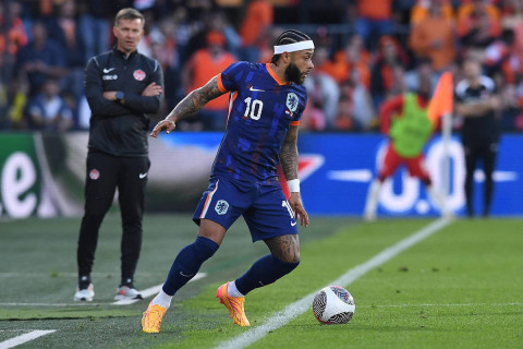 Niderland millisinin ən çox qol vuran futbolçusu BƏƏ klublarının hədəfində