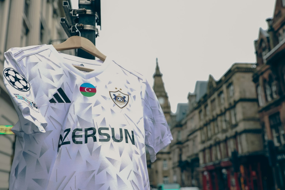 Ürəyi “Qarabağ”la döyünən azərbaycanlı azarkeşlər Liverpulda