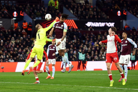 Лига Европы: "Астон Вилла" обыграла "Зальцбург", "Лилль" одолел "Фрайбург"