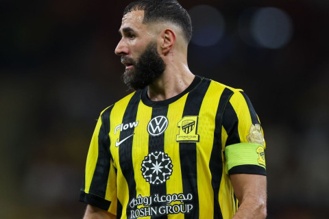 Бензема вновь попросил исключить себя из состава