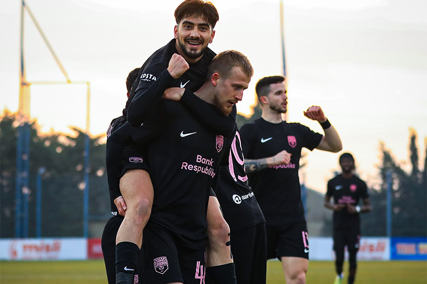 “Sabah” iki rekordunu təkrarladı