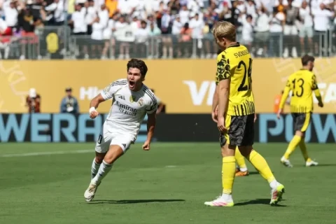 "Bornmut" Madrid "Real"ının müdafiəçisini transfer etmək istəyir