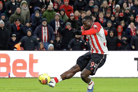 "Сандерленд" разгромил аутсайдера чемпионата - ВИДЕО