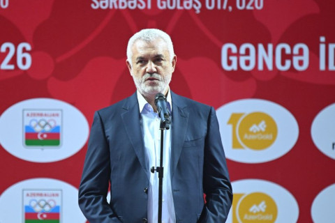 В чемпионате Азербайджана по борьбе U-20 определились финалисты первого дня - ФОТО