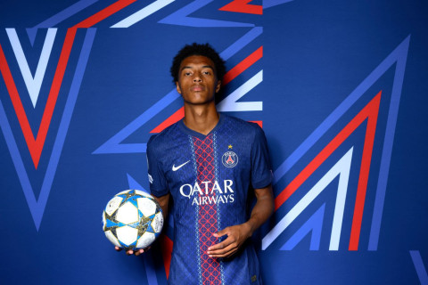 "ПСЖ" отправил 19-летнего защитника в аренду в "Лион"