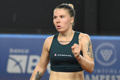 Ukraynalı tennisçi Macarıstan təmsilçisinin əlini sıxmaqdan imtina edib