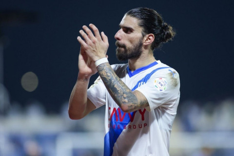 Невеш официально продлил контракт с "Аль-Хилялем"