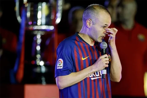 Иньеста сказал, через сколько лет сможет возглавить "Барселону"