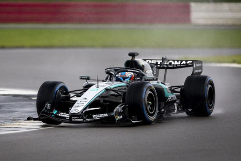 Назван возможный секрет спорных двигателей "Мерседеса"