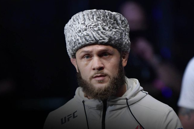 Rafael Fiziyev UFC reytinqində ilk onluğu tərk edib - VİDEO