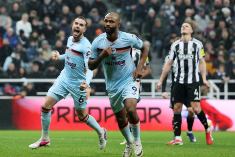 "Брентфорд" в гостях победил "Ньюкасл" - ОБНОВЛЕНО - ВИДЕО