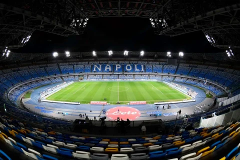 “Napoli”nin yenilənən stadionunda qaçış zolaqları ləğv ediləcək