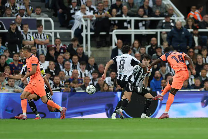 Çempionlar Liqasının əsas mərhələsinin ən yaxşı qolu “Qarabağ”ın rəqibinin qapısına vurulub