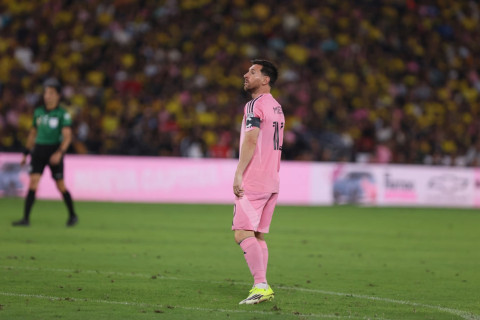 Messi həm qol vurdu, həm məhsuldar ötürmə etdi - VİDEO