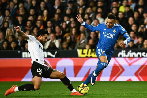 Mbappe özündən çıxaraq hakimlər heyətinə “Klounlar!” deyib