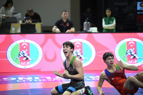 Стартовал чемпионат Азербайджана по борьбе U17 - ФОТО