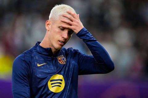 Məşqə tələsən Olmo az qala azarkeşi vuracaqdı - VİDEO