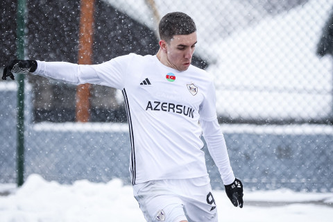 "Карабах" унес три очка со "снежного" стадиона "Шамахы" на последних минутах  - ОБНОВЛЕНО + ФОТО