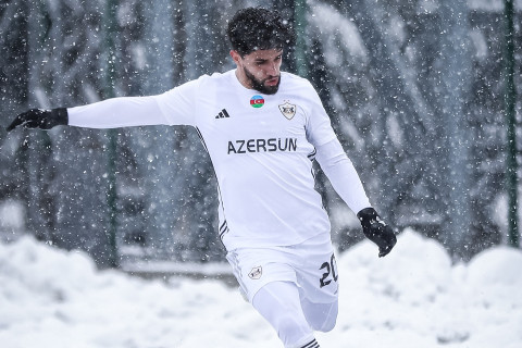 "Карабах" унес три очка со "снежного" стадиона "Шамахы" на последних минутах  - ОБНОВЛЕНО + ФОТО