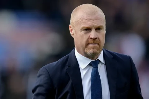 “Nottingem Forest” baş məşqçini işdən çıxarmağı düşünür