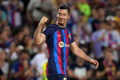 Dennis Berqkamp: “İndi ideal hücumçular Keyn və Levandovskidir”