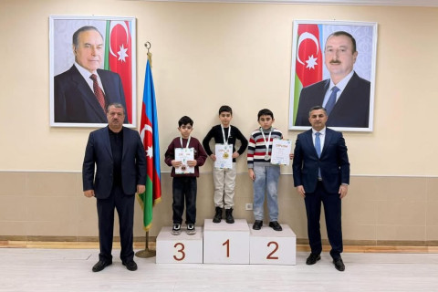 В Баку прошел городской чемпионат по шахматам среди детей