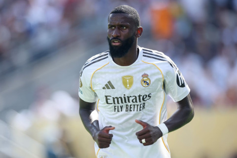 “Tottenhem” “Real”ın müdafiəçisi ilə müqavilə imzalamaq üçün danışıqlara başlayıb