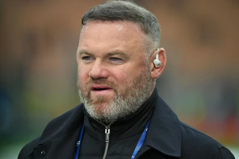 Runi saç kəsimi məsələsinə görə “Mançester Yunayted” azarkeşini sərt tənqid edib