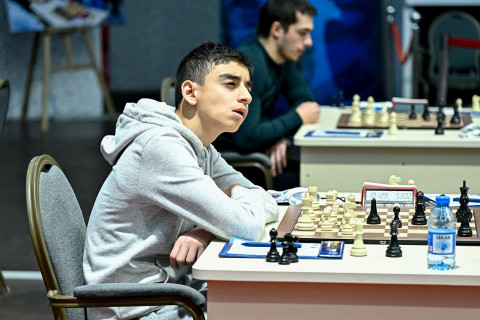 Şahmat üzrə Azərbaycan çempionatında 1/8 final mərhələsinin ilk partiyaları keçirilib - FOTO