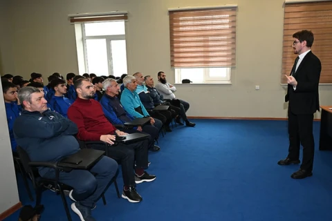 Игрокам азербайджанских клубов напомнили о борьбе с договорными матчами - ФОТО