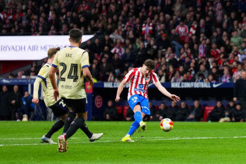 "Барселона" подала официальную жалобу на судейство после поражения от "Атлетико"