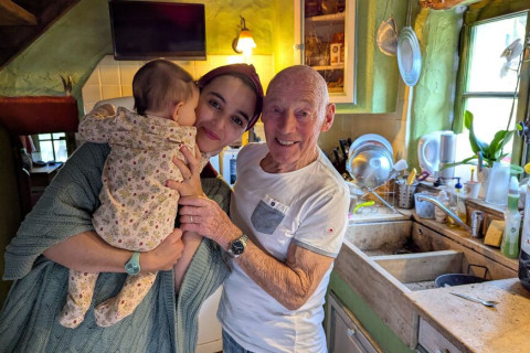 91 yaşlı fransalı marafonçu yeddinci dəfə ata olub