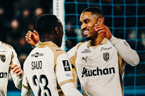 Liqa 1: “Lans” böyükhesablı qələbə qazanaraq briinci yerə yüksəlib