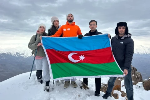 60 альпинистов поднялись на Хачадаг в память о жертвах Ходжалы