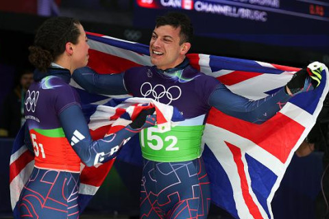 Britaniyalılar tarix yazdı