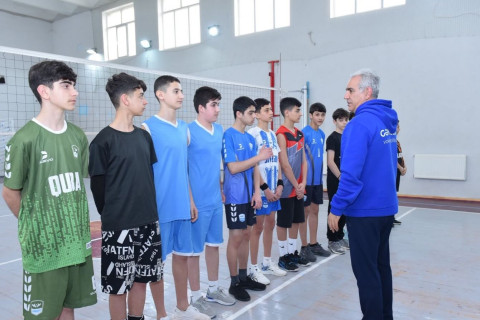 Федерация волейбола Азербайджана начала отбор перспективных спортсменов в регионах