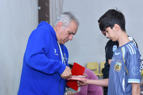 Федерация волейбола Азербайджана начала отбор перспективных спортсменов в регионах