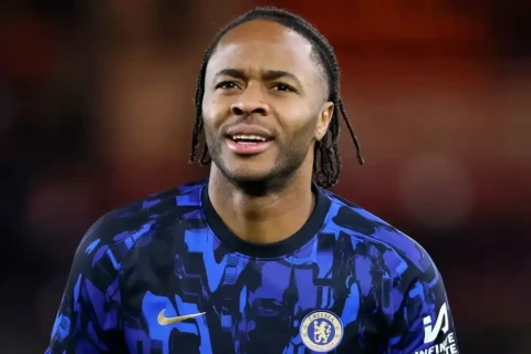 “Feyenoord”a keçmiş Rahim Sterlinqin Niderlandda iş icazəsi yoxdur