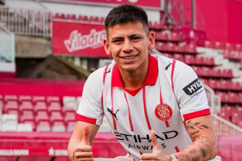 Полузащитник "Жироны" прокомментировал спорный эпизод в матче с "Барселоной"