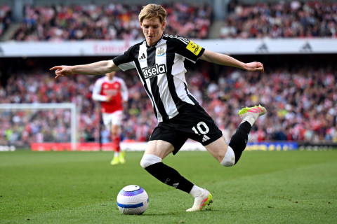 Форвард "Ньюкасла"вошел в историю Лиги чемпионов в матче с "Карабахом"