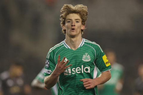 Entoni Qordon Çempionlar Liqası tarixində ilk hissədə dörd qol vuran ikinci oyunçudur