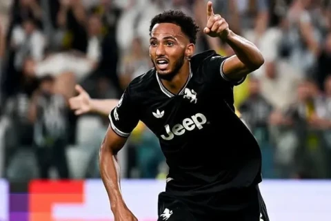 “Yuventus”un müdafiəçisi Kelli “Qalatasaray”la oyundan sonra irqçi təhqirə məruz qalıb