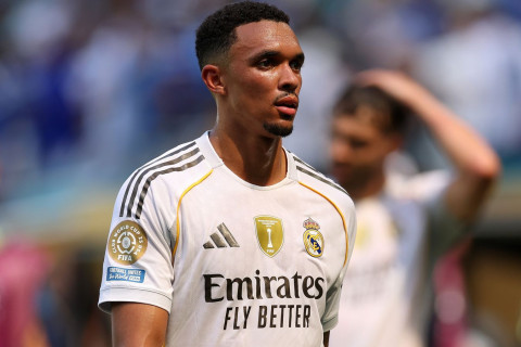 Trent Aleksander-Arnold “Liverpul”a qayıda bilər