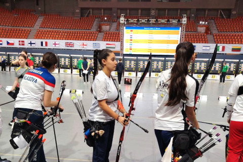 Азербайджанская лучница заняла пятое место на чемпионате Европы - ФОТО