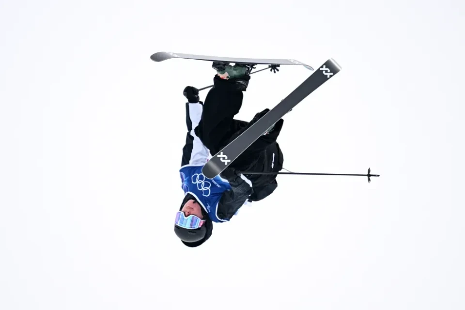 Olimpiadada dəhşətli anlar: Dünya çempionu huşunu itirdi - FOTO/VİDEO